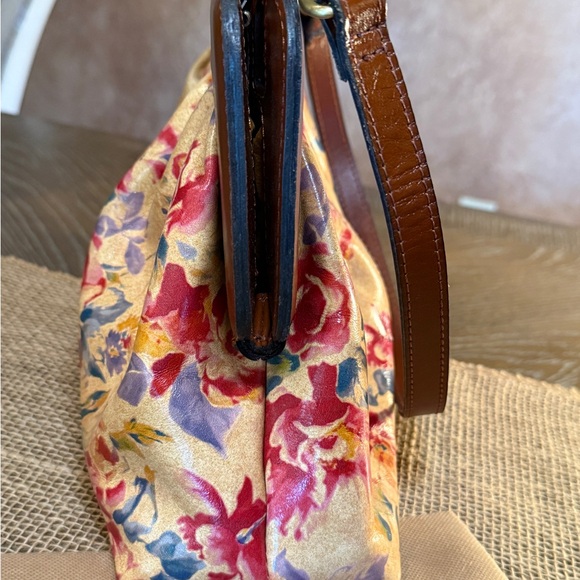 Patricia Nash Zelia Aegean Blooms Frame Convertible Bag - Picture 4 of 14